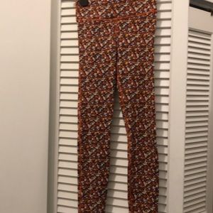 NWOT Outdoor Voices print leggings XS